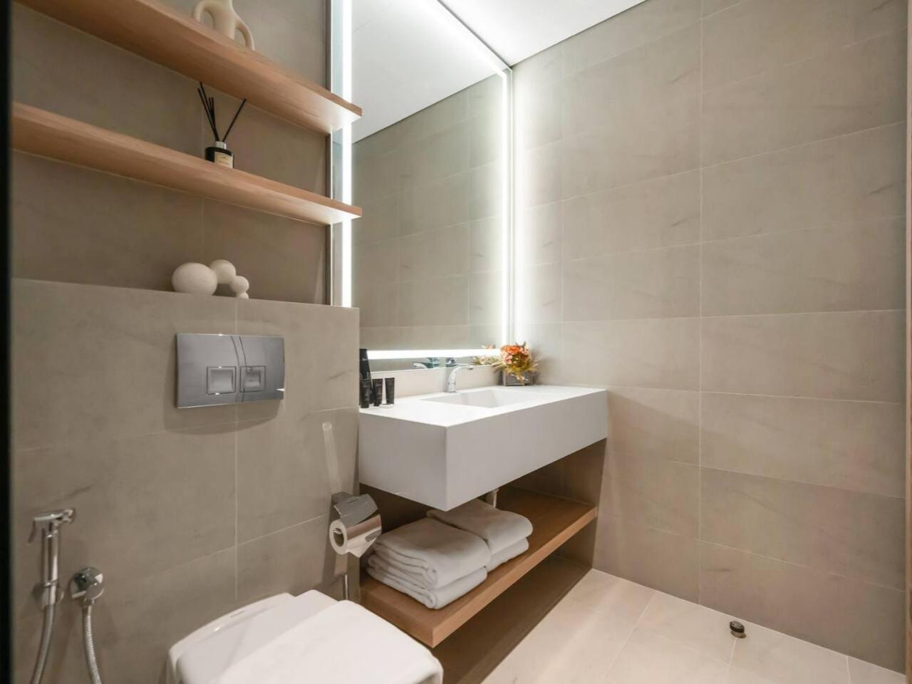 Apartment Brand New Luxury 2 Bedroom With Padel Gym Pool Cinema Dubai
