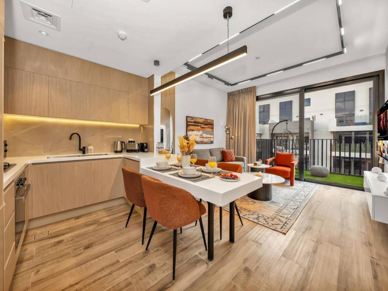 Brand New Luxury 2 Bedroom With Padel Gym Pool Cinema Apartment