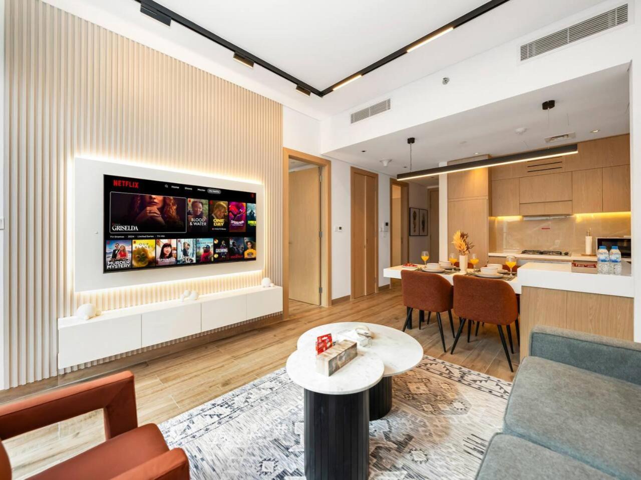 Brand New Luxury 2 Bedroom With Padel Gym Pool Cinema Apartment